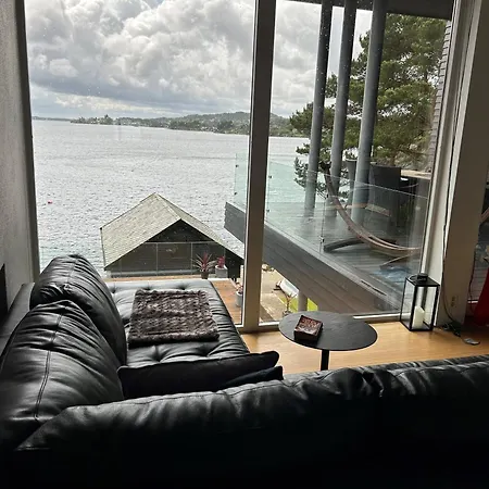 Villa Nydelig Ved Sjoen Med Oppvarmet Basseng *