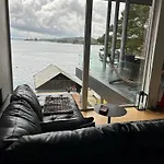 别墅 Nydelig Ved Sjoen Med Oppvarmet Basseng *