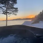 Nydelig Ved Sjoen Med Oppvarmet Basseng * 卑爾根
