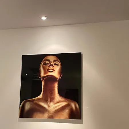 Nydelig Ved Sjoen Med Oppvarmet Basseng Villa