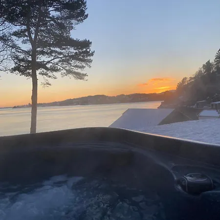 Nydelig Ved Sjoen Med Oppvarmet Basseng * برغن