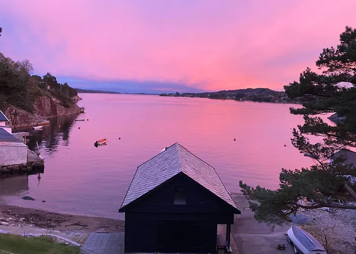 Nydelig Ved Sjoen Med Oppvarmet Basseng * 卑爾根