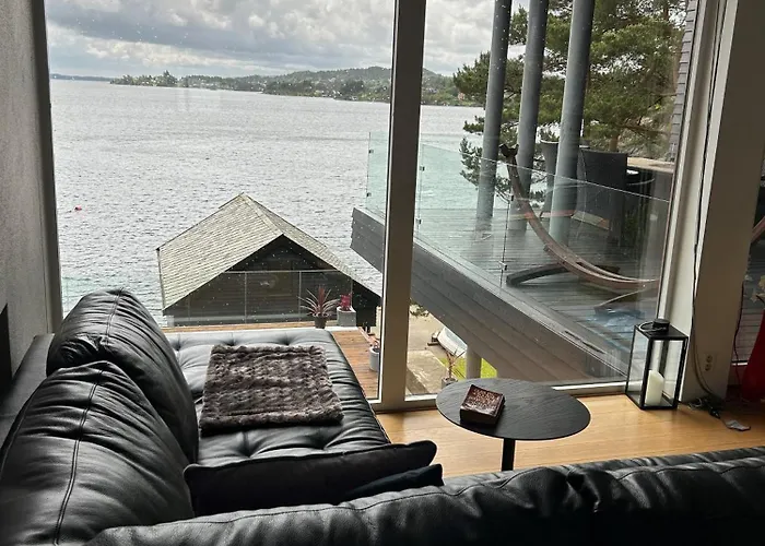 Βίλα Nydelig Ved Sjoen Med Oppvarmet Basseng *