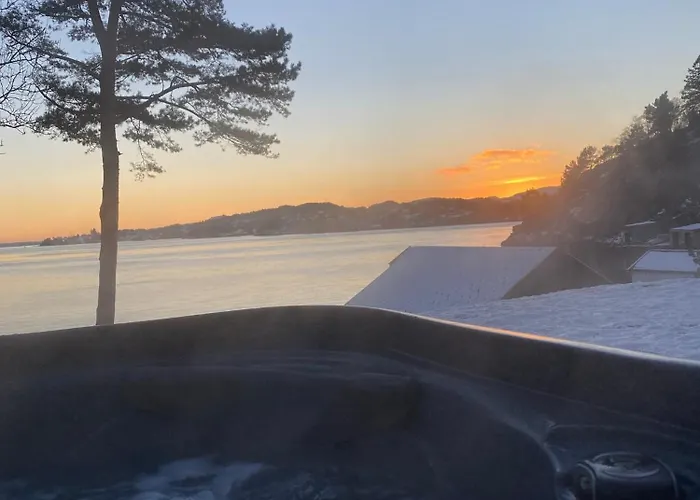 Nydelig Ved Sjoen Med Oppvarmet Basseng * 卑爾根