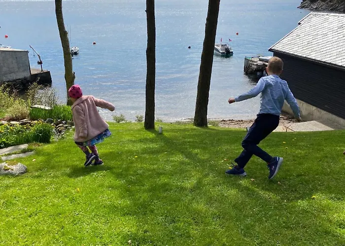 Nydelig Ved Sjoen Med Oppvarmet Basseng 别墅 *