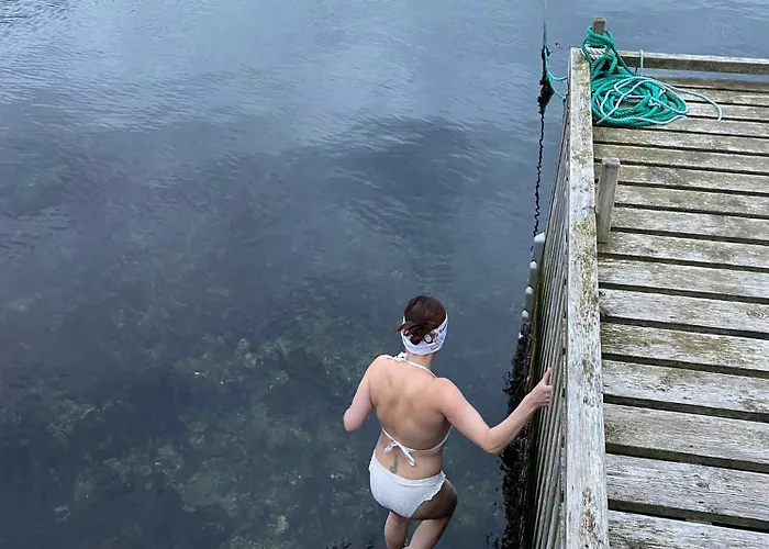 Nydelig Ved Sjoen Med Oppvarmet Basseng 卑爾根