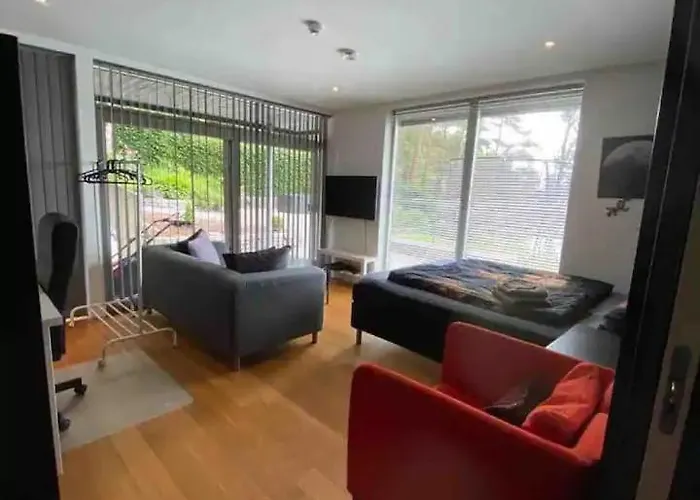 别墅 Nydelig Ved Sjoen Med Oppvarmet Basseng 卑爾根