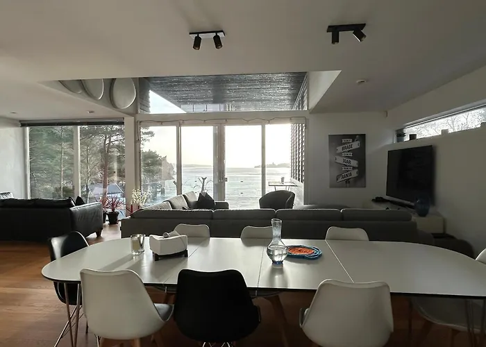 Nydelig Ved Sjoen Med Oppvarmet Basseng 别墅 *