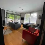 Villa Nydelig Ved Sjoen Med Oppvarmet Basseng Bergen