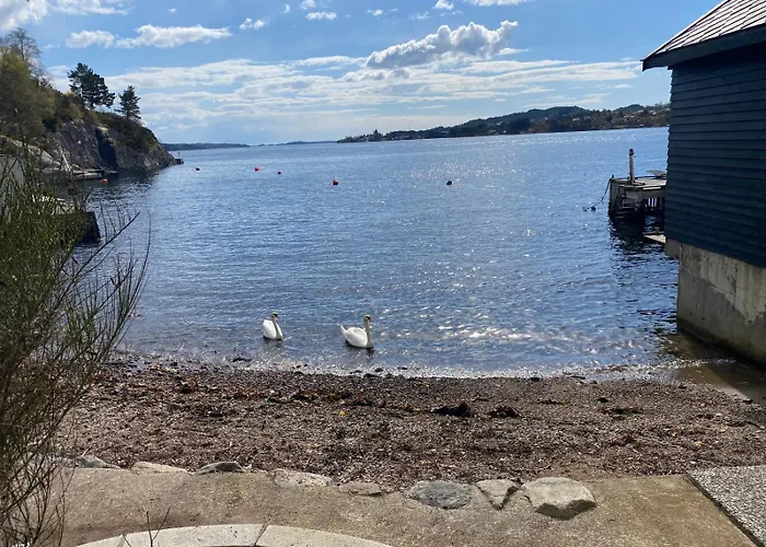 Vila Nydelig Ved Sjoen Med Oppvarmet Basseng Bergen
