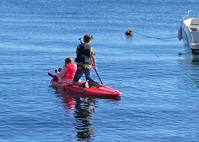 Nydelig Ved Sjoen Med Oppvarmet Basseng Vila