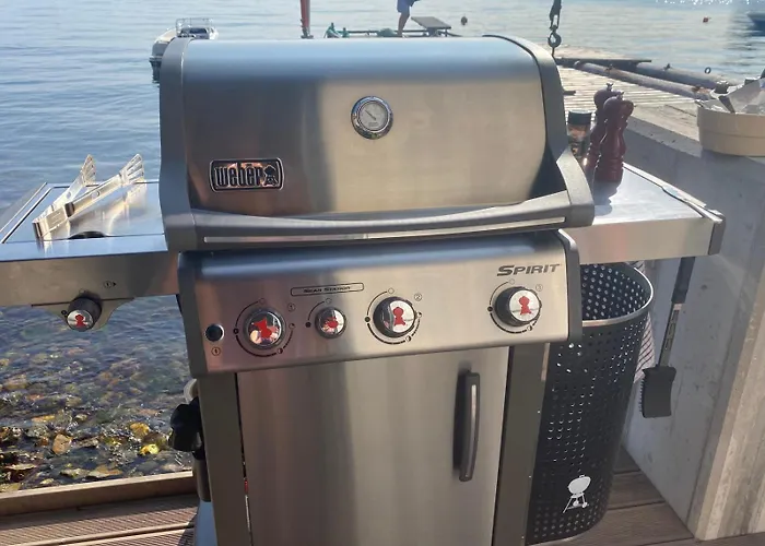 Vila Nydelig Ved Sjoen Med Oppvarmet Basseng